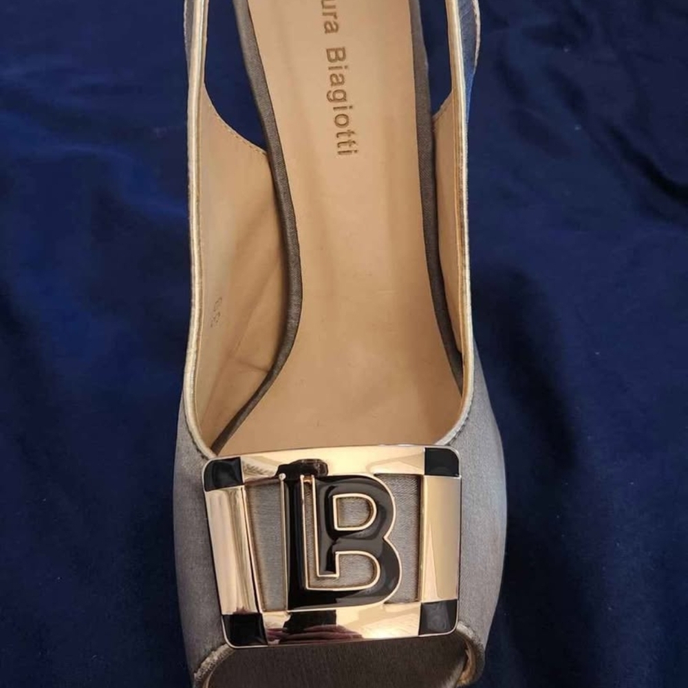 Women's Gray Peep-Toe Shoes